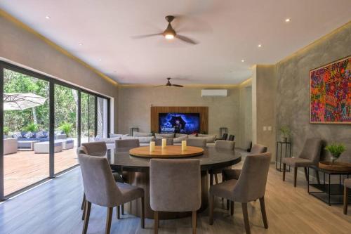 KINAN - Golf Course Exclusive Villa in Tulum Country Club in Akumal, Mexico