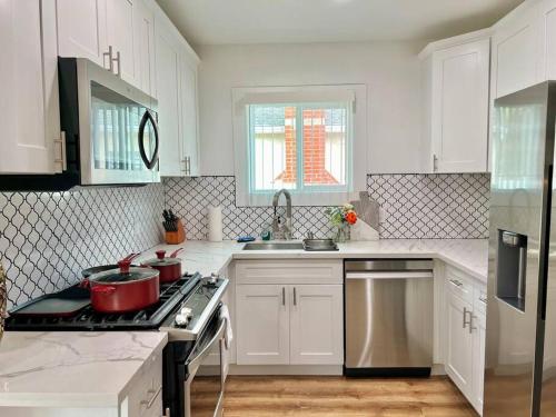 Jies Choice Cozy 3B kids friendly house DTLA in Los Angeles, USA
