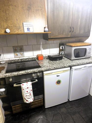 Konyha, Adega JB in Faial Horta