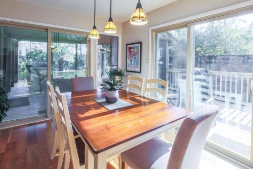 Water's Edge Water's Edge