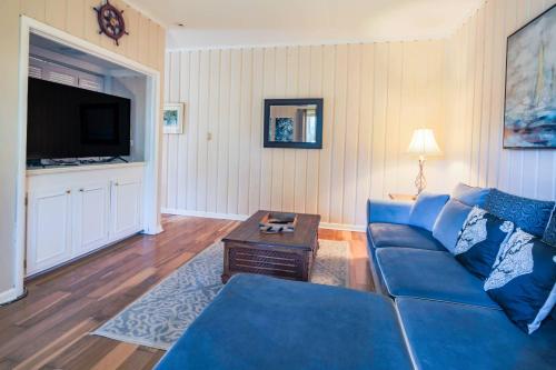 Water's Edge Water's Edge