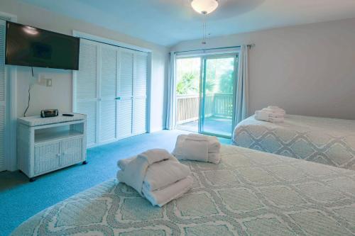 Water's Edge Water's Edge