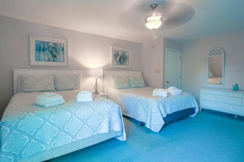 Water's Edge Water's Edge