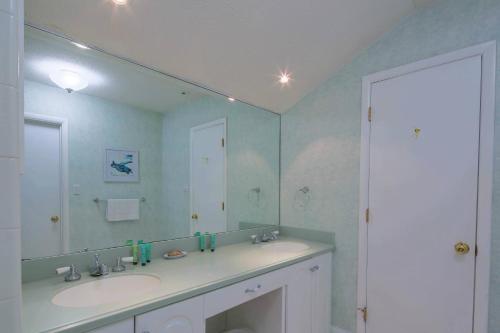 Water's Edge Water's Edge