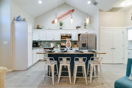 Walk to Beach Resort Townhome in Corpus Christi! in Padre Island, USA