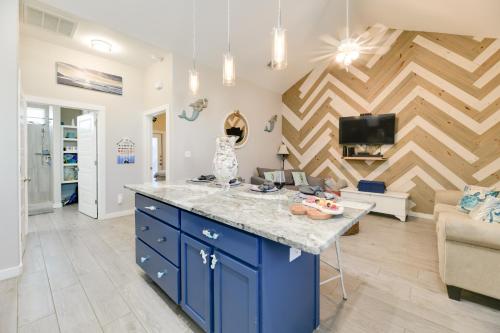 Walk to Beach Resort Townhome in Corpus Christi! in Padre Island, USA