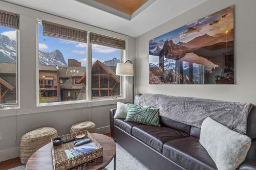 Luxury Rockies Retreat 1BR with Views - image 3