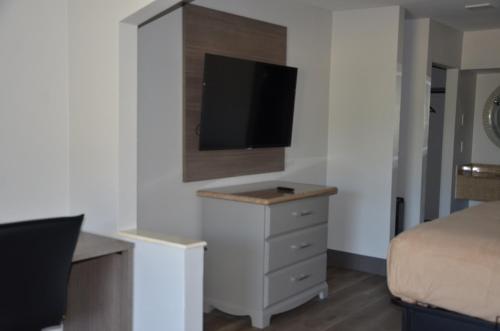 Baymont Suites in Covington, USA