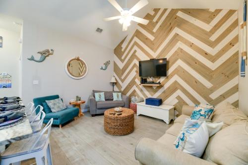 Walk to Beach Resort Townhome in Corpus Christi! in Padre Island, USA