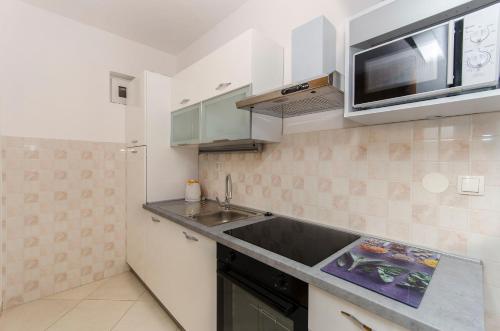 One-Bedroom Apartment - Ground Floor image 8