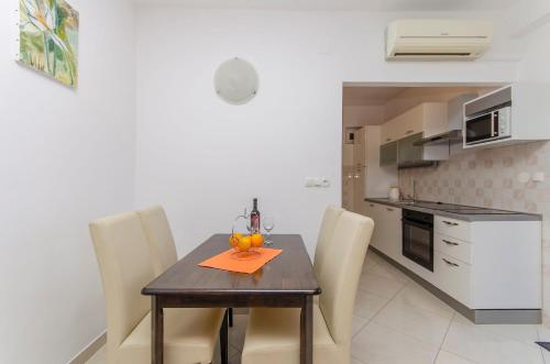 One-Bedroom Apartment - Ground Floor image 4