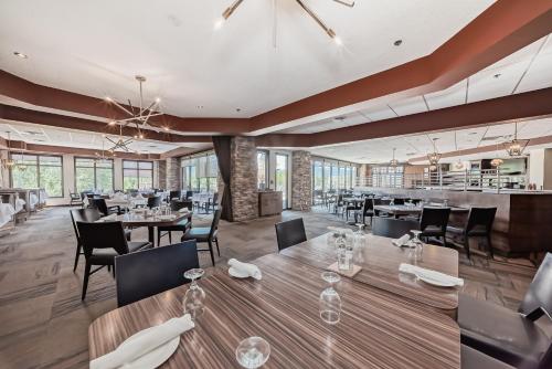 Restaurant, Copper Point Resort in Invermere (BC)