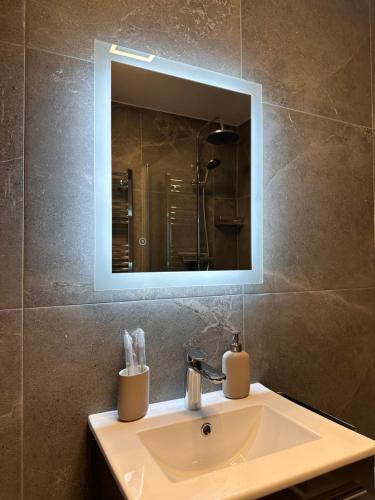 Aya's Snaresbrook Apartment