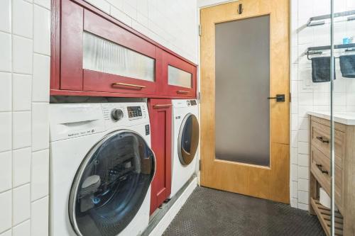 Two-Bedroom Apartment image 6