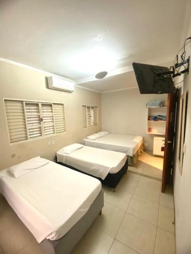 1 double bed, 1 twin bed