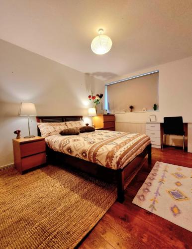 Charming Central london 4 bedroom duplex with private entrance, London