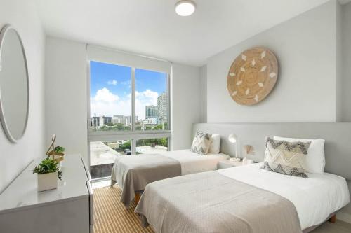 Modern Central 2-bedroom 2-bathroom Pool Parking in Miami, USA