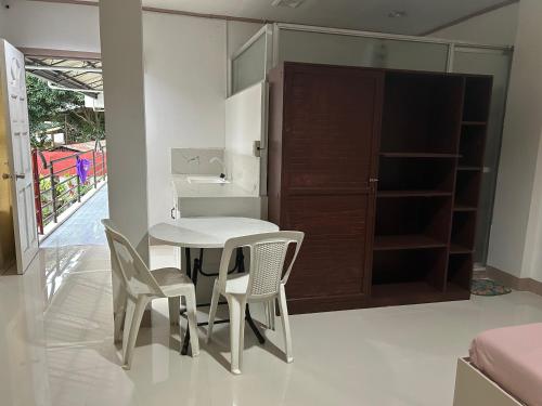 En Pensionne Pension House, Leganes