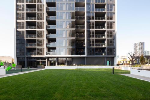 Utvendig, Oaks Canopy - Boutique 1 & 2 BR Apartments in Woden Valley