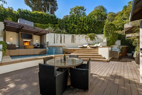 West Hollywood Hills Jacuzzi and Beautiful View in Los Angeles, USA