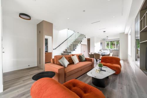 Charming and Modern Retreat in Vancouver Trendy 42nd Avenue Neighbourhood in Vancouver, Canada