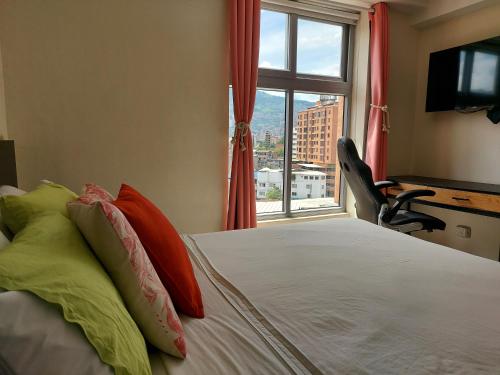 One-Bedroom Apartment image 9