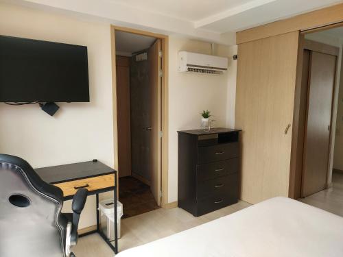 One-Bedroom Apartment image 7