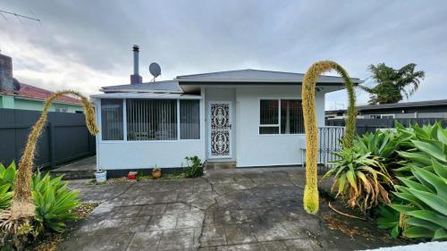 Ahuriri Escape - Home Away Home, Entire Bungalow in อฮูริรี