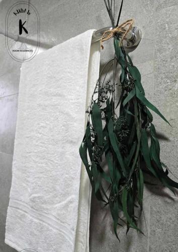 Sleep With Me Room cozy stay near Araneta Center, Manila (photo 11)