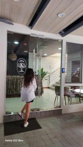 Sleep With Me Room cozy stay near Araneta Center, Manila (photo 8)