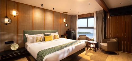 Superior Double Room image 6