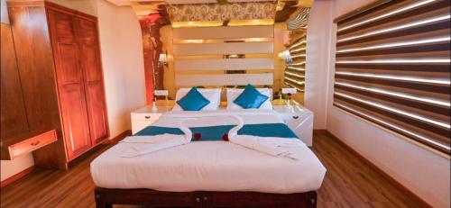 Superior Double Room room in Royal Houseboats