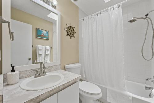 2BR retreat close to beach with private backyard in St. Augustine, USA