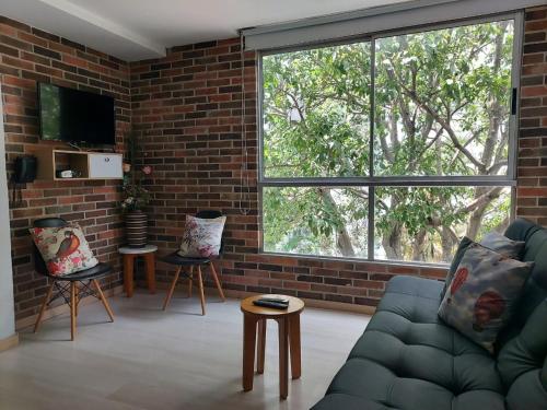 One-Bedroom Apartment image 2