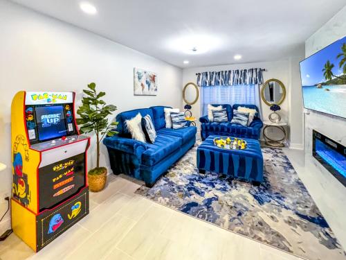 Elegant Serene- Townhome, 10 Mi to Downtown, near Airport in Forest Park, USA