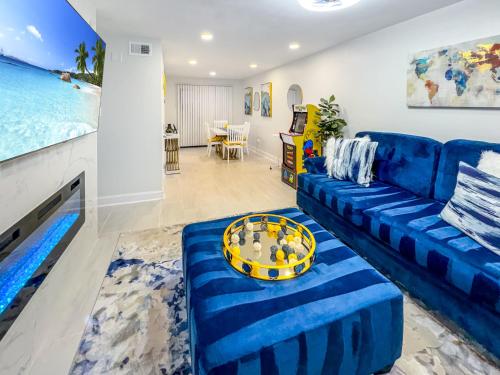 Elegant Serene- Townhome, 10 Mi to Downtown, near Airport in Forest Park, USA
