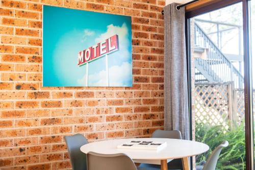 Palm House Vincentia by Book Jervis Bay Linen Walk 2 Beach WiFi - image 2