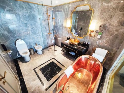 room detail thumbnail 2