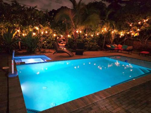 Spacious 4BR, 5 Min Chase Stadium, Pool & Jacuzzi in Fort Lauderdale, USA