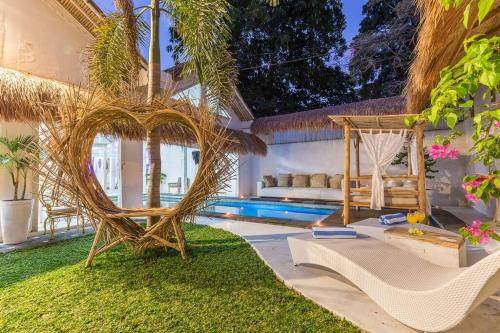 Luxury Rustic 4BR Azur Villa