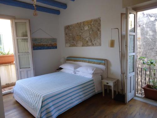 Double Room with Private Terrace image 3
