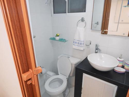 One-Bedroom Apartment image 3