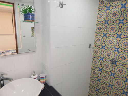 One-Bedroom Apartment image 1