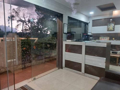 Lobby, GEM STAYS in Sholur