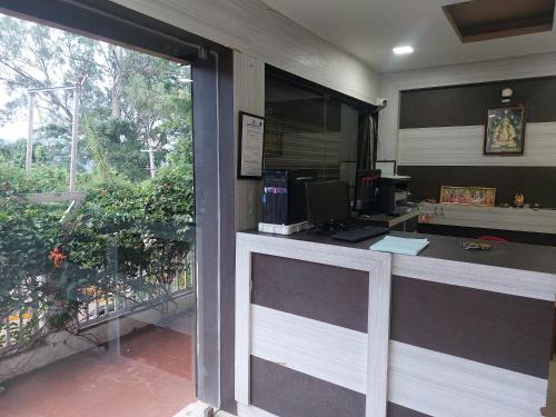 Lobby, GEM STAYS in Sholur