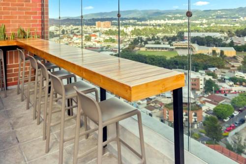 Vistas, ¡Torre Modra Apartamento Moderno Atractiva Zona 4! in Zona 4