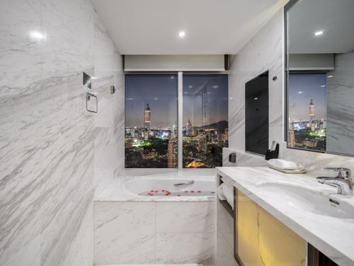 南京苏宁环球套房饭店 南京苏宁环球套房饭店