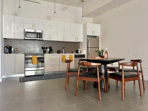 Luxury 2BR in DTLA w Jacuzzi & Rooftop Views, Los Angeles (fotografie 9)