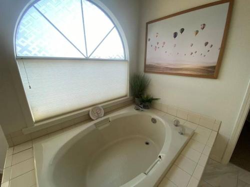 Entire home in Clackamas with Large Backyard in Happy Valley (OR)