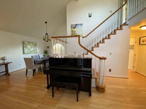 Entire home in Clackamas with Large Backyard in Happy Valley (OR)